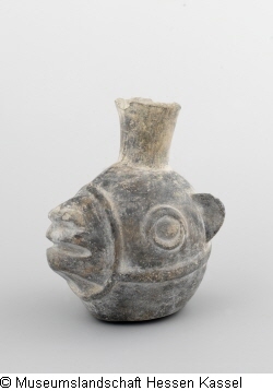 Gefäß in Form eines Lamakopfes Bild1