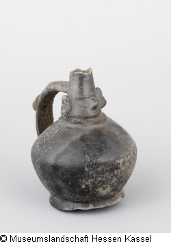 Anthropomorphes Gefäß Bild1