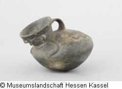 Anthropomorphes Gefäß Bild1